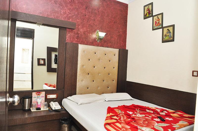 Hotel Shiv Palace Нью-Делі Номер фото