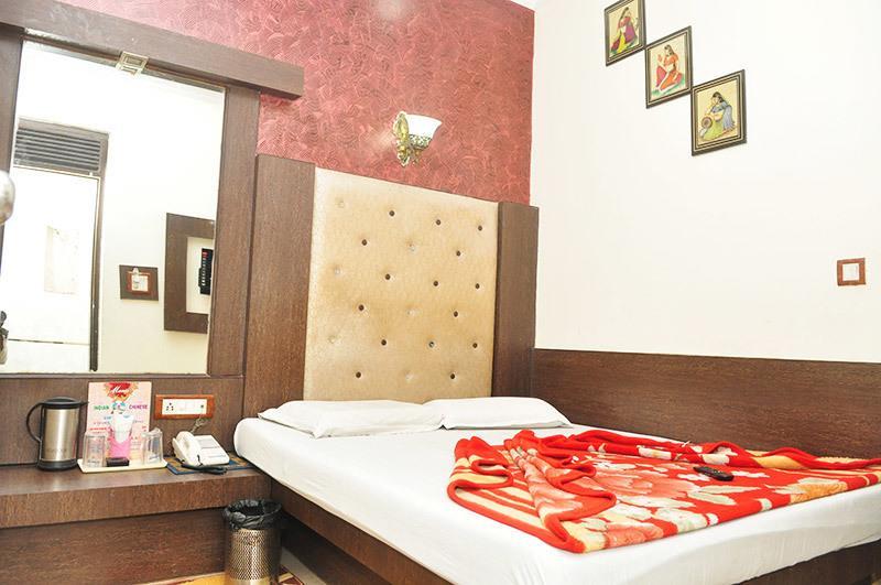 Hotel Shiv Palace Нью-Делі Номер фото